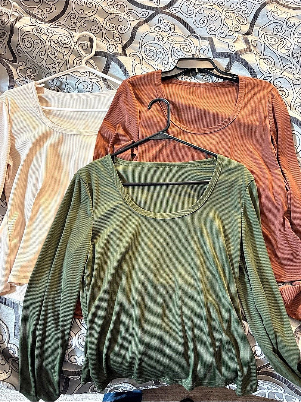 Women's Long Sleeve Tops in Green & Brown